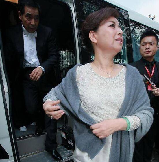 肖战|郭晶晶婆婆朱玲玲，62岁哪有阔太样？她为何喜欢儿媳郭晶晶？