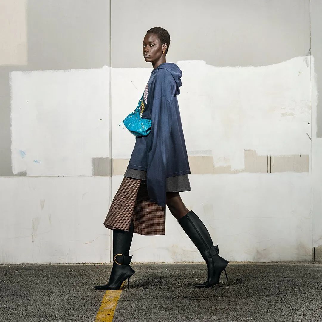 难舍离断 巴黎世家与kith联名的runner复古跑鞋是爆款还是丑笨的抄袭 都说像亚瑟士!!!