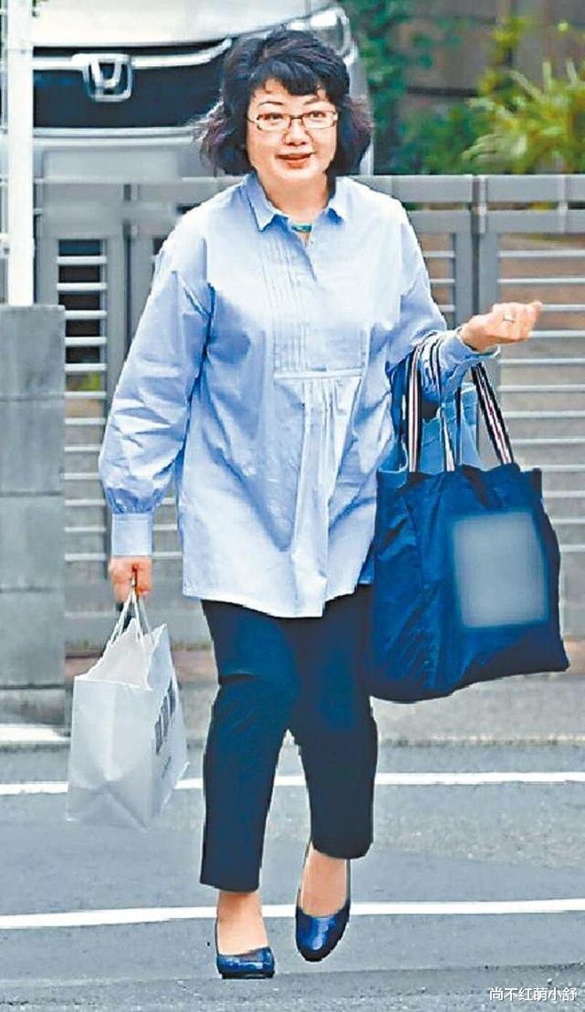 尚不红萌小舒 山口百惠无滤镜造型流出,被指身材臃肿不敢认,还好气质拿捏住了