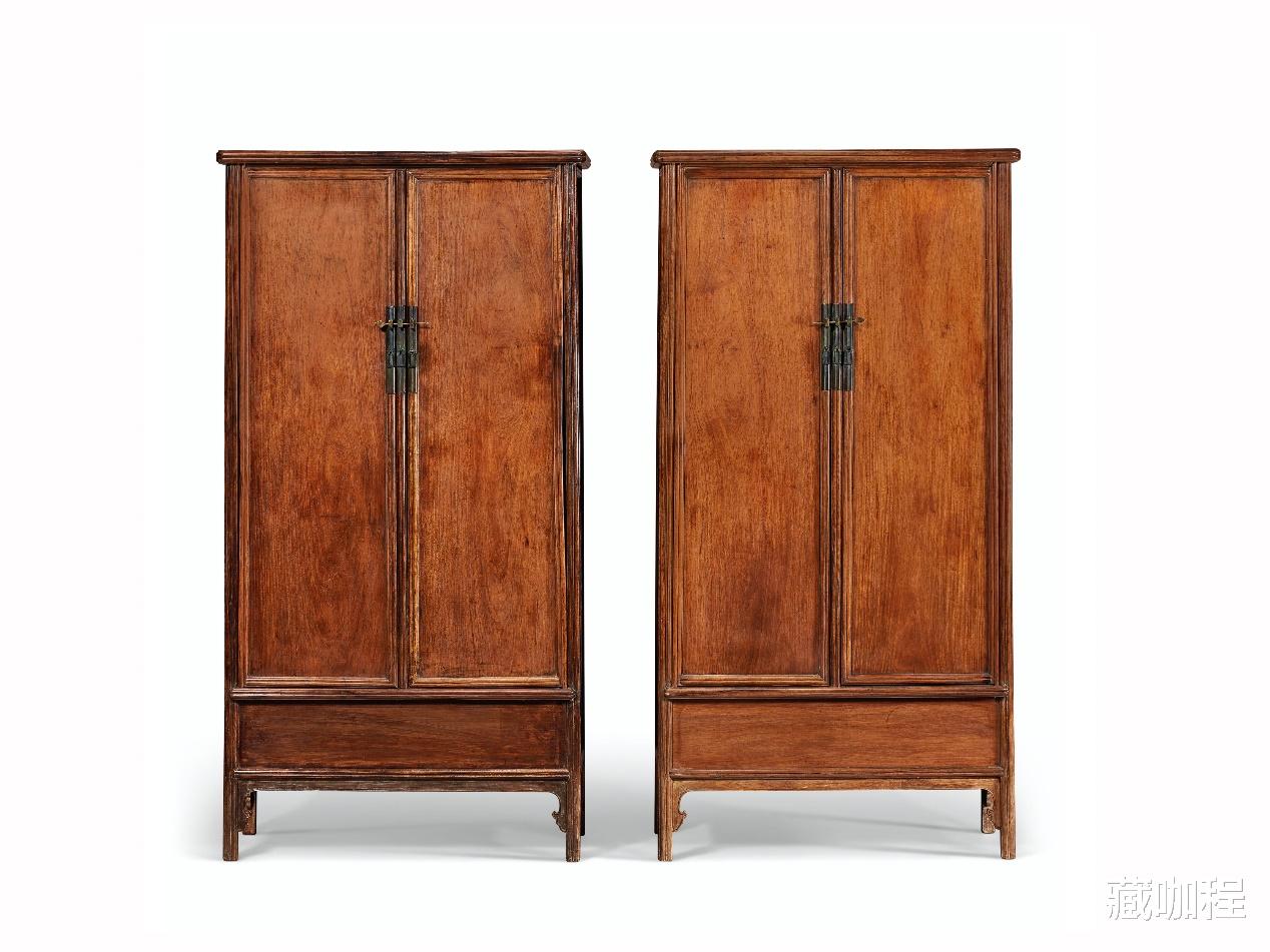 |装饰不多,却增妩媚,清黄花梨圆角柜造型美