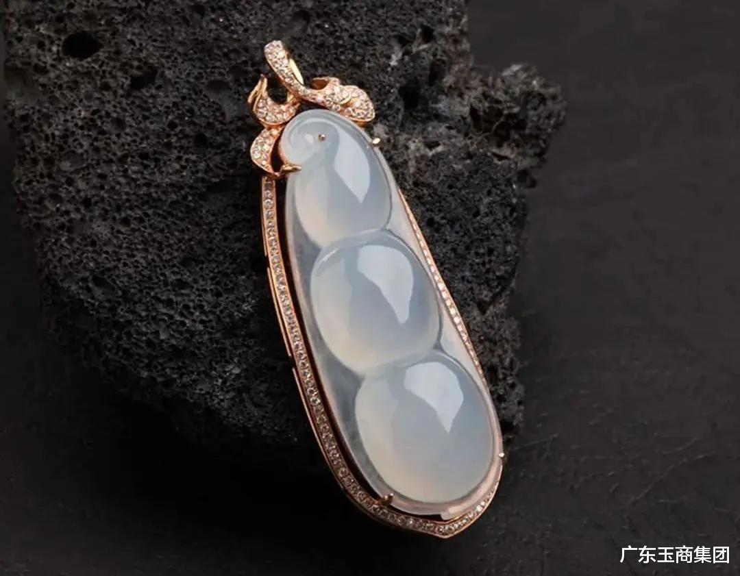 广东玉商集团|镶金招财，镶银辟邪？翡翠用什么材质镶才值钱？