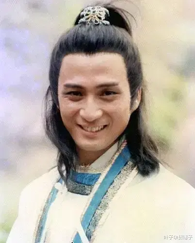 罗中旭|1985年在翁美玲的葬礼上，汤镇业把折断的梳子放入了棺木，以示结发夫妻之礼