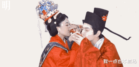 杨超越|杨超越汉服火出圈后，没想到还有人把汉服穿成这样？