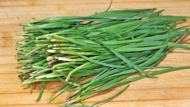 肝脏|大蒜是肝病的“发物”？提醒：想要养护肝脏，4种素食尽量少吃