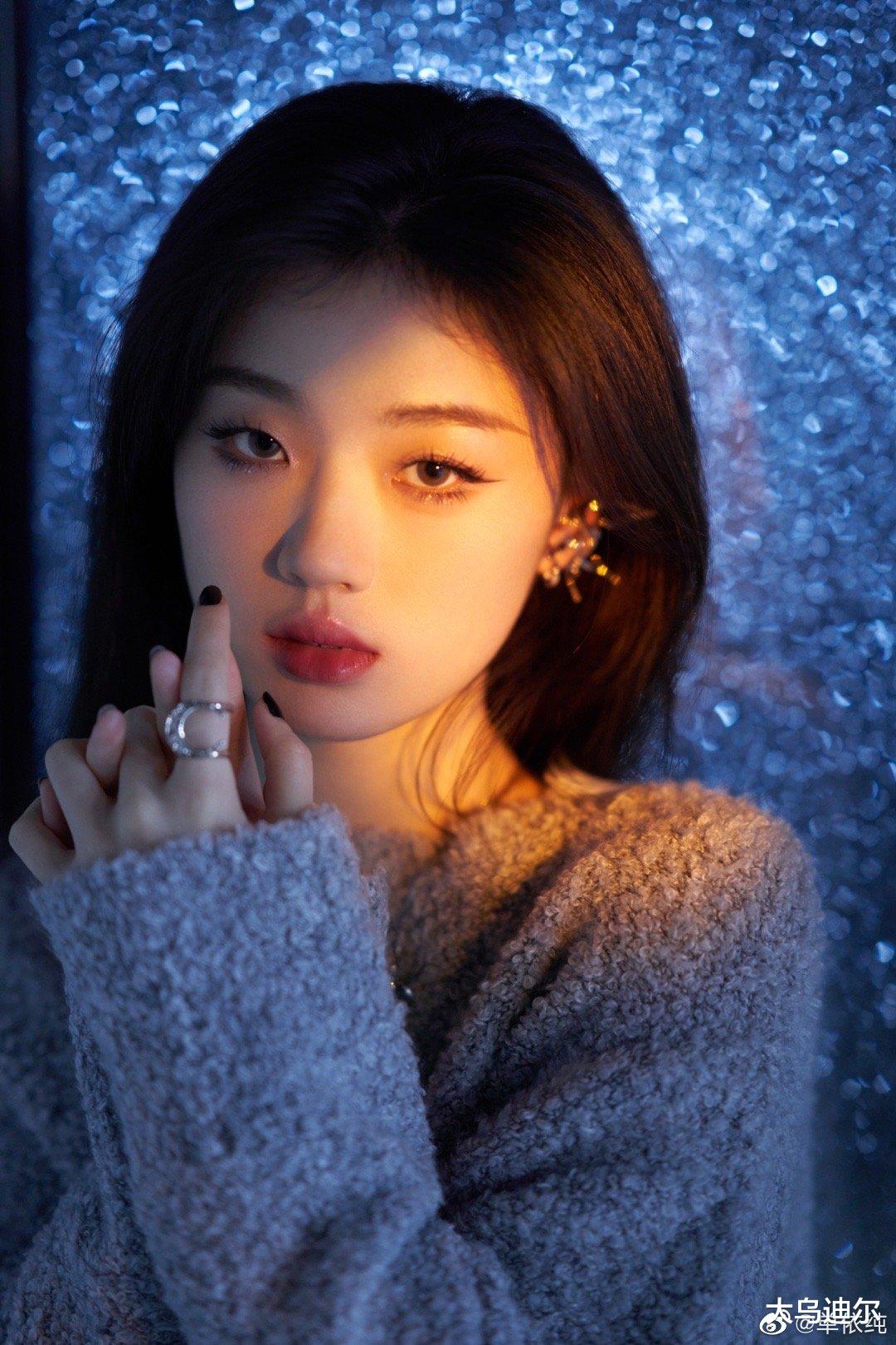 |别再跟我说当女人难了,当美女单依纯的歌迷才叫难,男歌迷更是难上加难