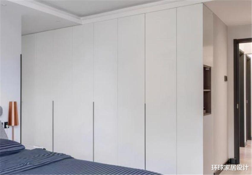 为何定制衣柜没用多久，柜门就变形？看完发觉，柜门的讲究还挺多