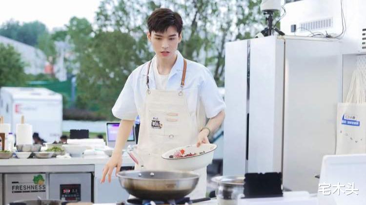 中餐厅第五季|《中餐厅5》口碑不容乐观，效果一般，赢得了热度但却输了口碑