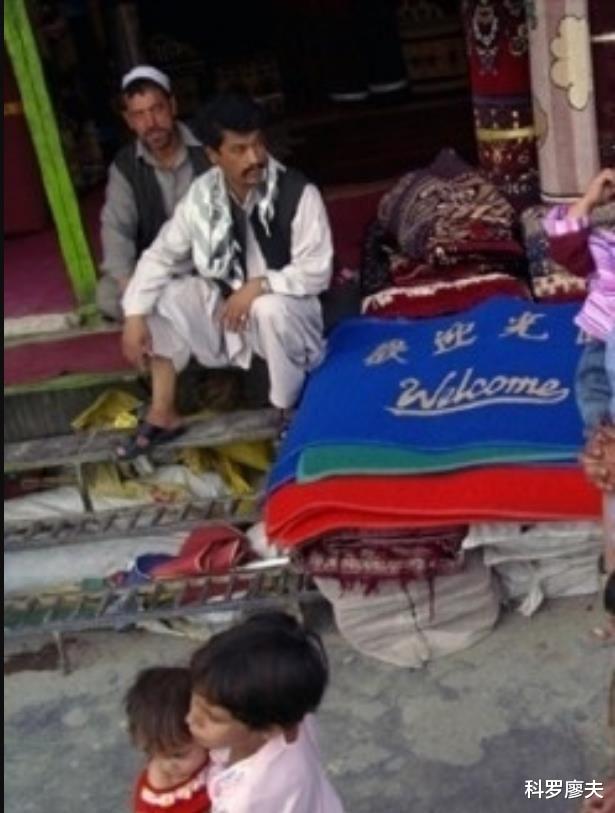 一條毛毯在阿富汗奇遇：美國賣軍火滿盤皆輸，中國賣毯子成大贏傢-圖7