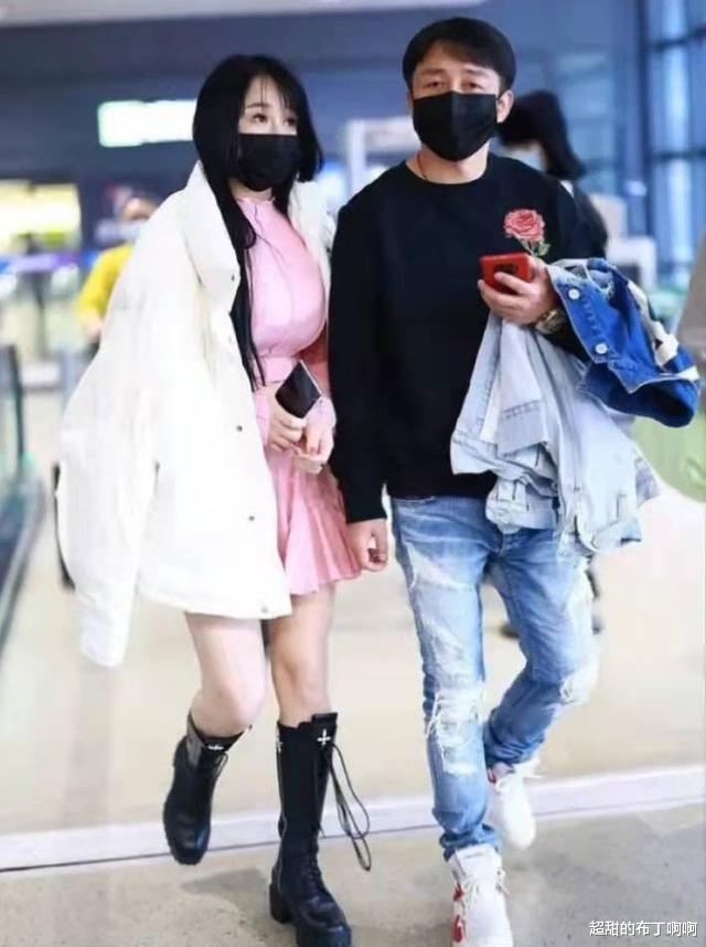 冉莹颖|冉莹颖走机场照片，衣着单薄，被质疑博眼球