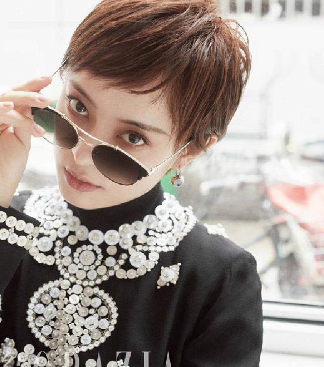 孙俪|孙俪拍戏遇到剧组猫咪晕倒，花钱为猫治病，猫咪看到孙俪感恩流泪