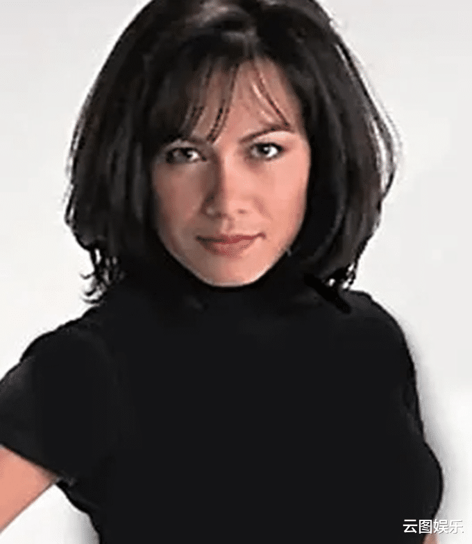 李小龙|李小龙妻子生日，祖孙三代温馨同框，76岁气质依旧，曾2度改嫁