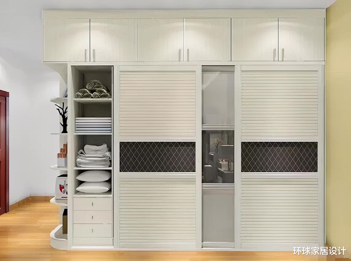 定制衣柜别再侧面封边，留15cm做功能区，观赏性大增，实用性翻倍