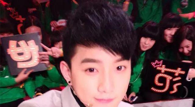 华晨宇|曾是华晨宇同届快男，拍戏摸女性屁股，如今靠演家暴男翻红了？