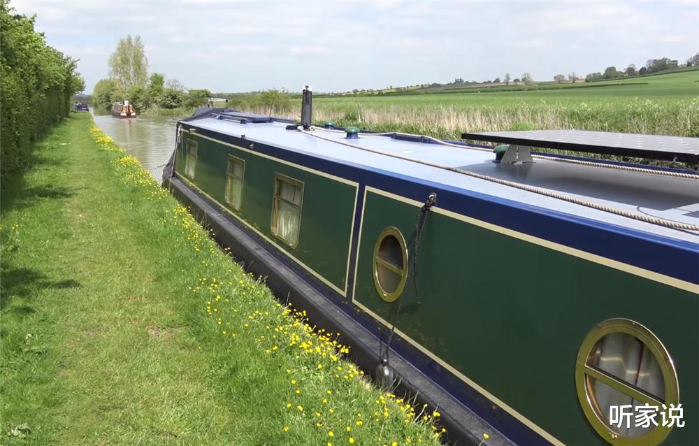 |52岁的他放弃一切,住进33㎡“房船”中漂泊流浪,一晃已生活5年