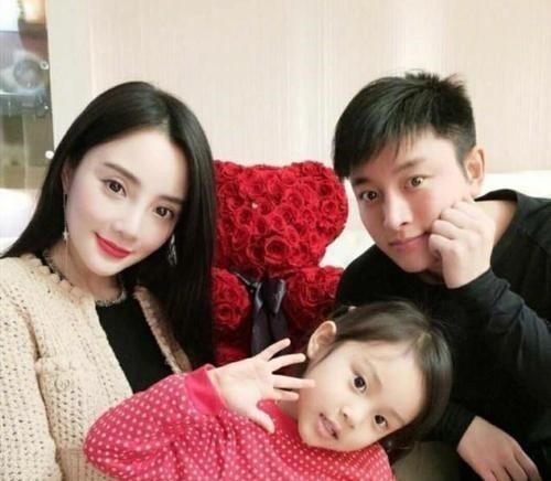 胡小小乖|搅黄贾乃亮和李小璐的婚姻，3年后PG One发文，揭露内心的痛苦