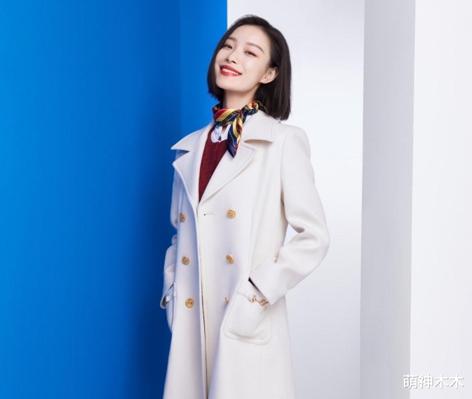 iu|韩国红毯又寒酸了！一线女星穿过季风衣，时尚咖位被内娱女星碾压