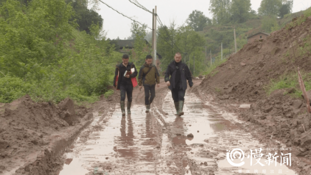 慢新闻 生命定格扶贫路上!生前给妻子留下最后一句话:“现在是脱贫攻坚的关键时候,我还不能走”