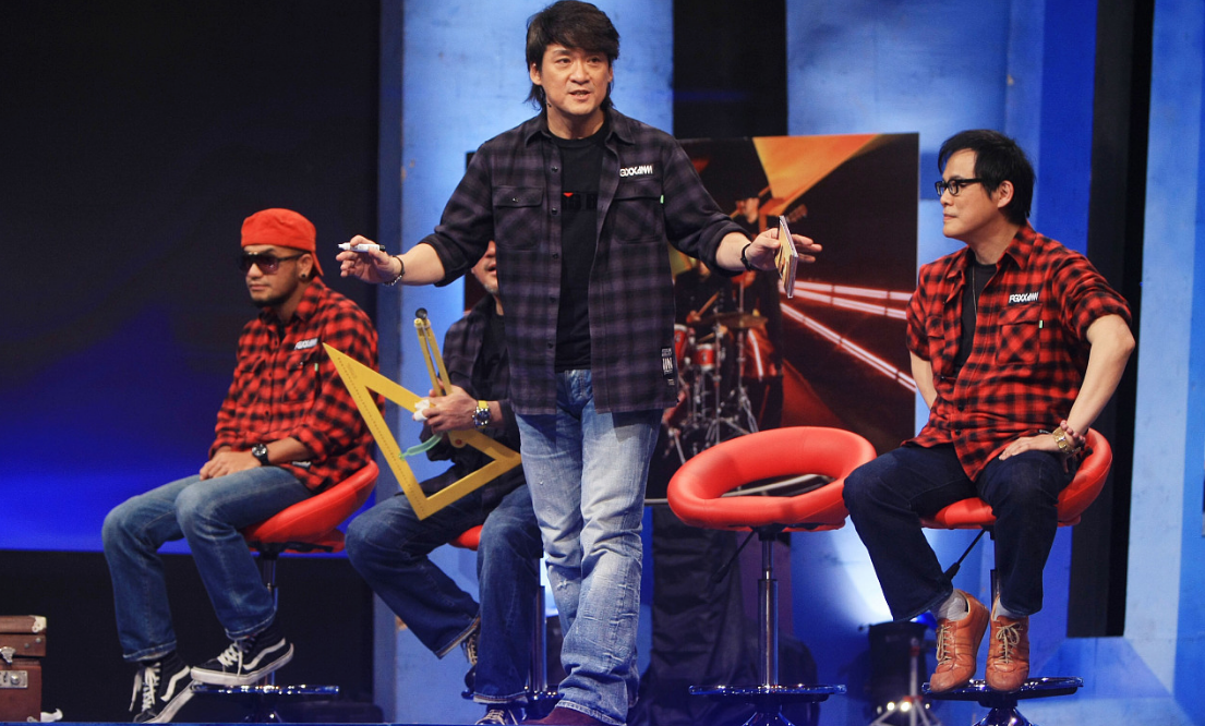 周华健|周华健和妻子同框,妻子头发花白打扮素雅,如今他们过得怎样