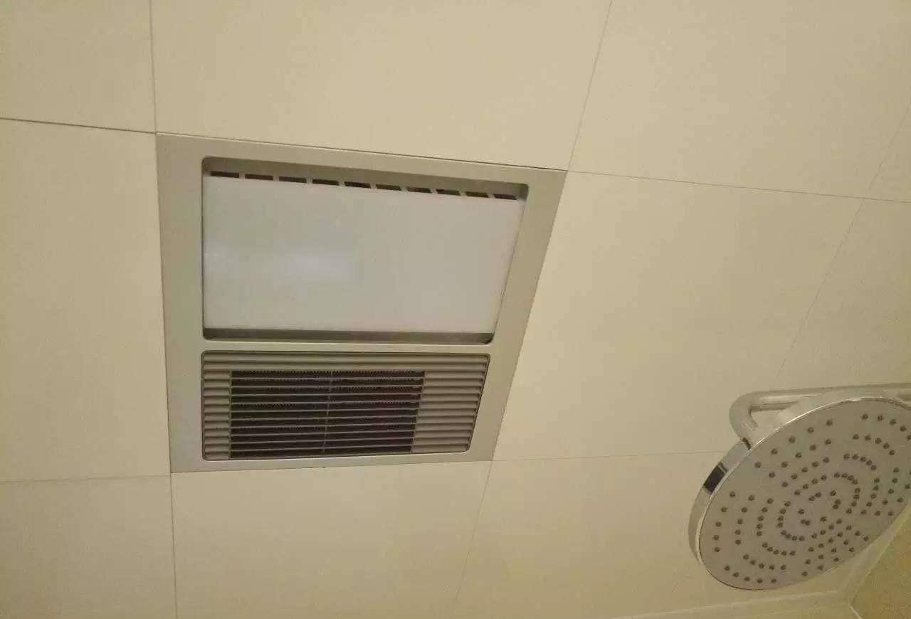 |灯暖浴霸不要买，风暖浴霸别瞎装，卫生间取暖，还有第三种方式