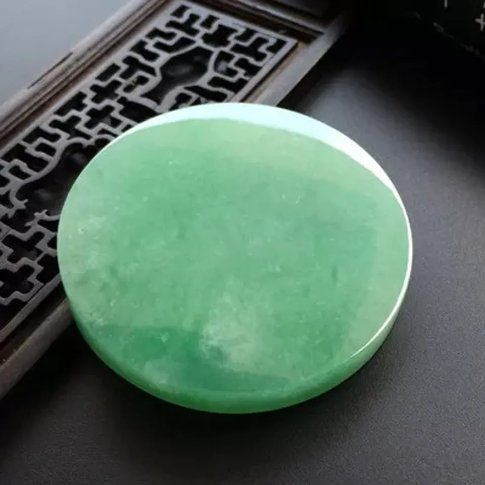 翡翠|玉雕用料的四大讲究，终于知道为什么翡翠珠宝这么贵了！