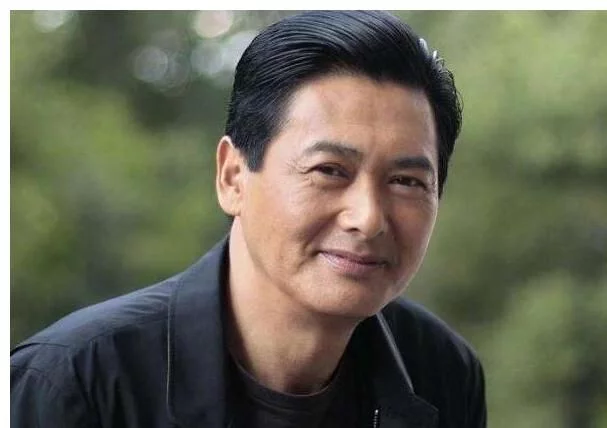 周星驰|为什么只有刘德华称仔！成龙、周润发称哥，周星驰却称爷？