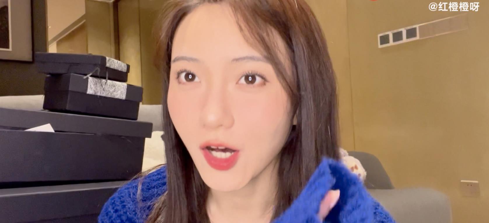 心动4|方彬涵发《心动4》8人圣诞合照，唯独橙子因隔离缺席！