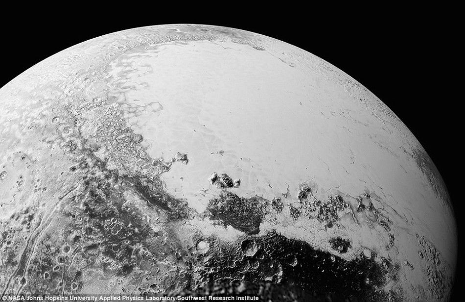 在74亿公里外的冥王星上,太阳已变成了星星,那里还有白天吗?