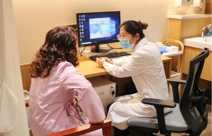 肝癌|53岁男子确诊肝癌，医生惋惜：餐桌上的这“两物”害的，劝你少碰