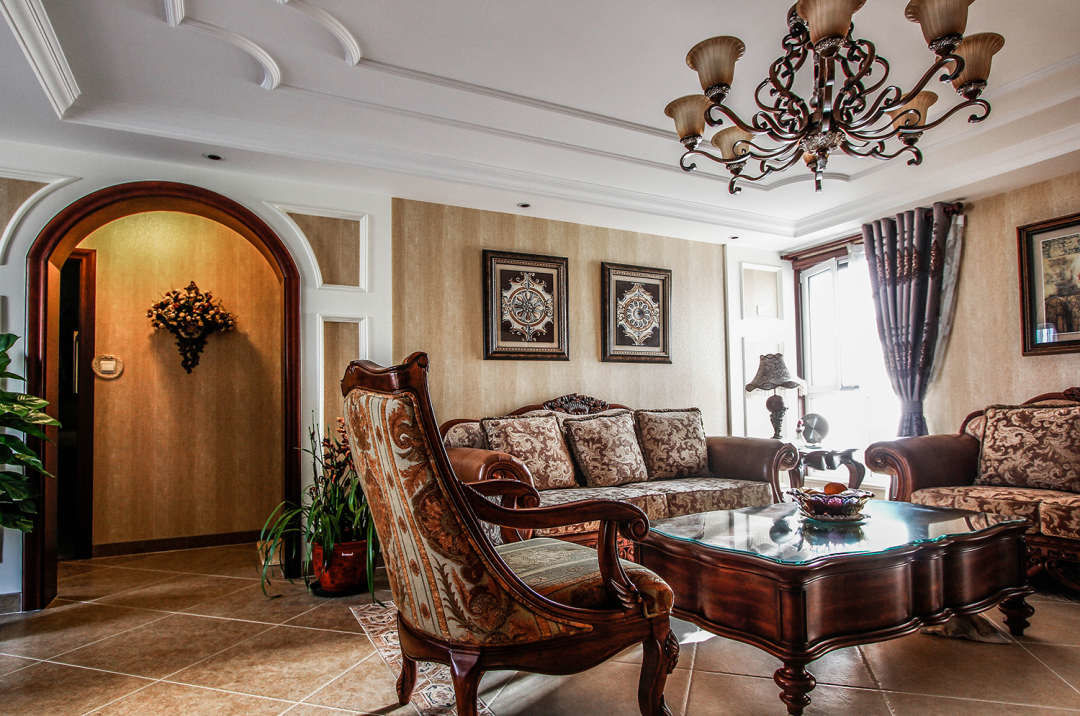 雕花美式与复古的结合，改造160平四居室，打造典雅的家居空间