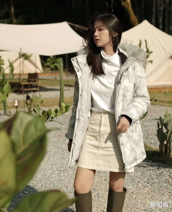 鱼司辰 入冬第一件羽绒服，羽绒服也能打造出各种时尚感，越简单越高级