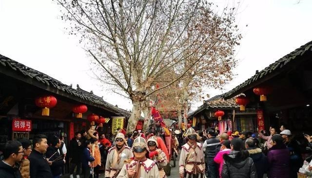 四川省 四川一5A级景区走红，听着名字便已心动，门票120游客不断