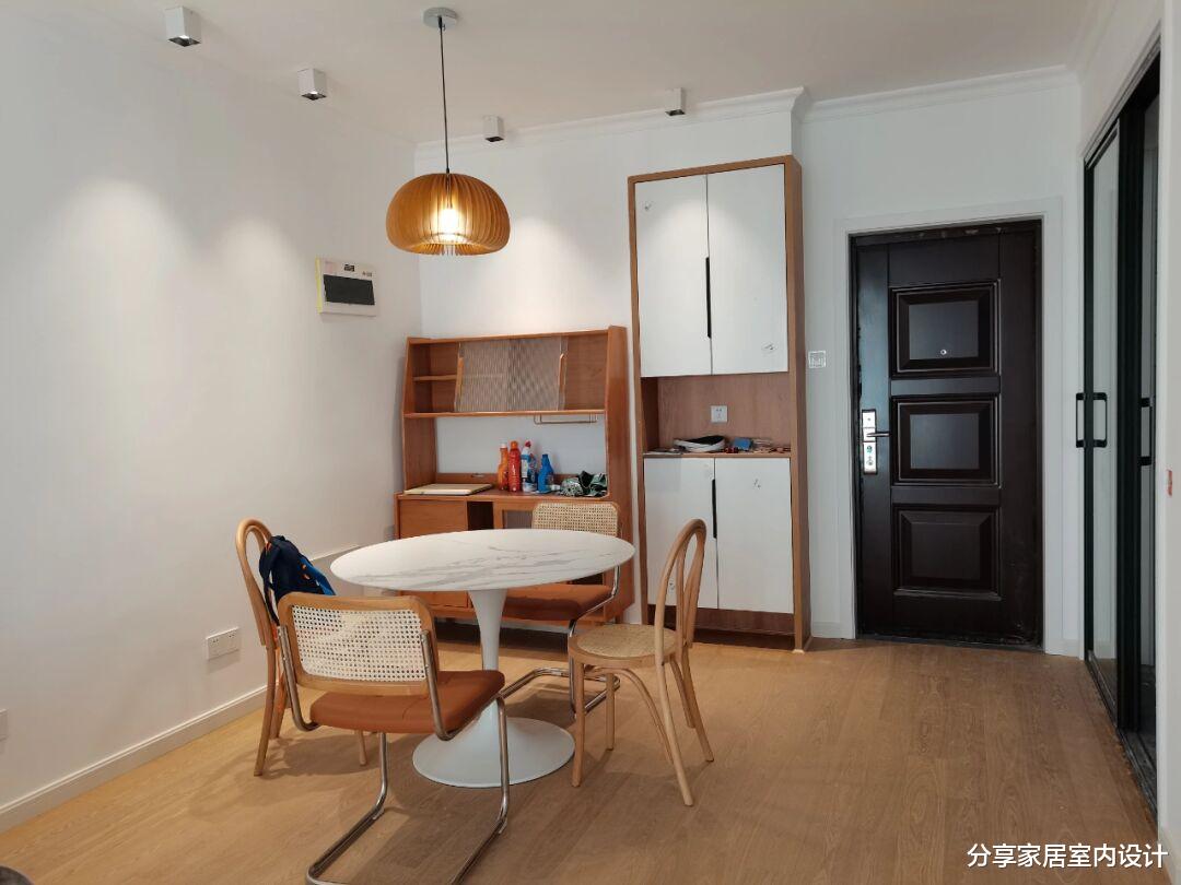 分享家居室内设计|新房正式装修结束，面积不大效果很温馨，地面铺木地板太满意了！