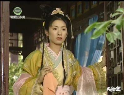 李庚希|审美降级这么严重吗？现在的女主颜连去演丫鬟的资格都没有…