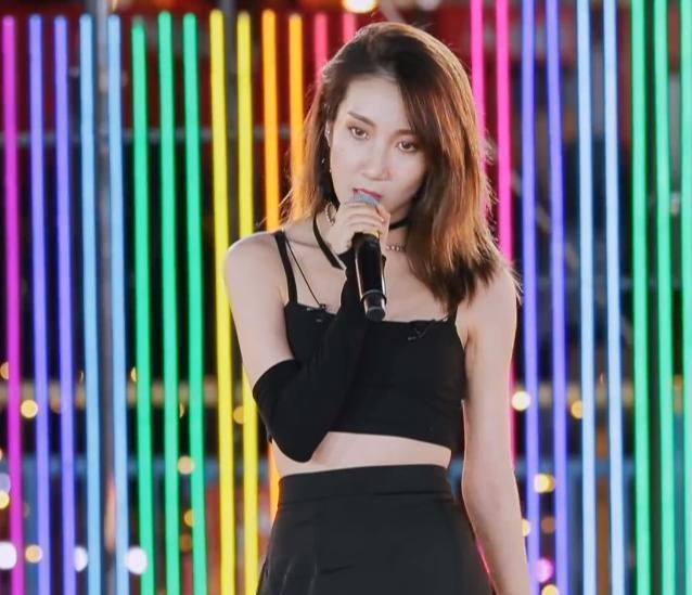 乃万|乃万为男人发声引发骂战，网友：长得好像甘露寺静白