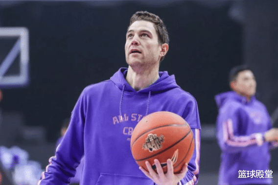 上海男篮|李春江真敢！爆上海放弃弗雷戴特，两点成主因，他想兑现签约承诺