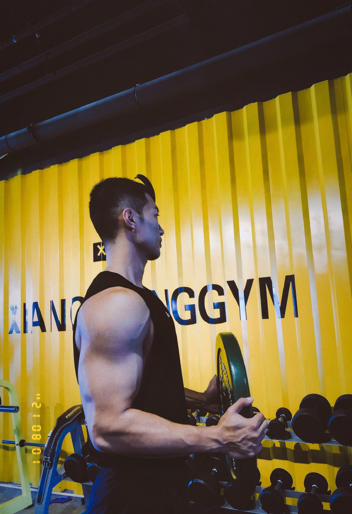 健身圈一哥|190cm西安小哥，喜欢篮球热爱健身，一身腱子肉棒棒哒！