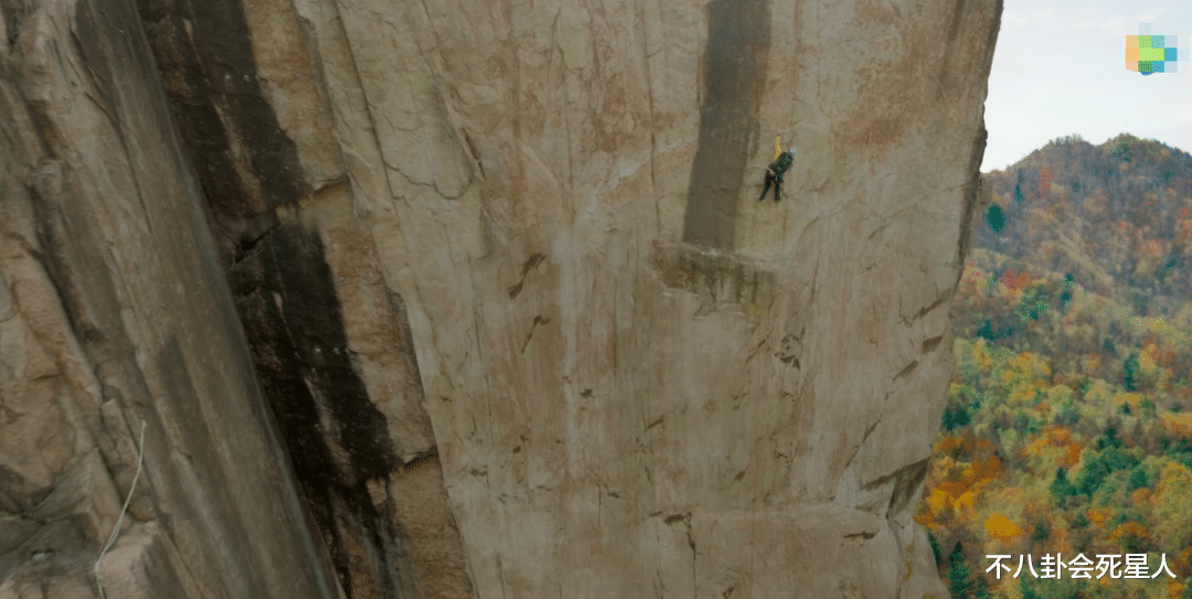 国产剧|骑马掉悬崖，反物理操作，转圈耍帅，国产剧掉悬崖个个都很奇葩