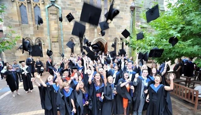 童书小窝|五国院士，美籍华裔科学家，悄悄给祖国输送20多名顶尖人才