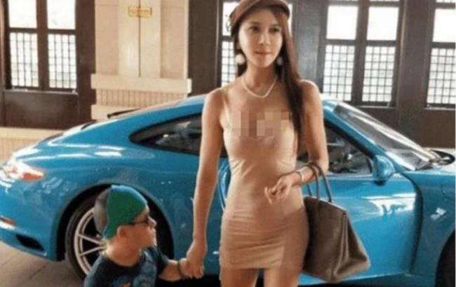 煤气灯|她被称为：“最美潘金莲”头婚嫁给1米的矮子，二婚嫁给两米巨人