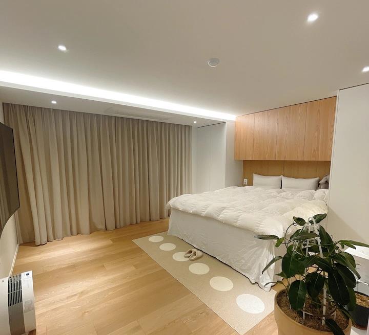 家居装修枣知道 在阳台上砌花池种树，若我家能有这一半有意思，宅一周都不嫌闷！