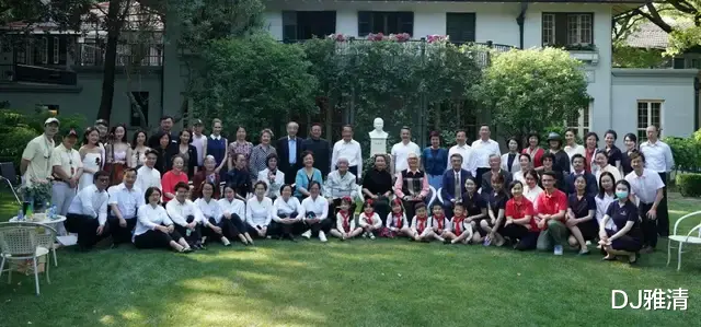 王菲|68岁龚雪80岁达式常近照曝光,老艺术家们神采奕奕,65岁奚美娟真漂亮