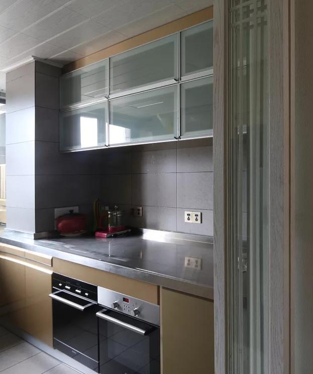 老公偏要坚持给阳台垫高9cm！次卧装走入式箱床，真心太实用！