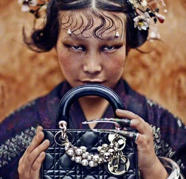 陈漫镜头下的高端画面,用色和构图引发舆论,是丑化还是独特