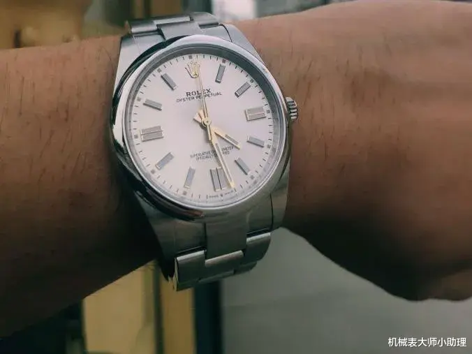 机械表大师小助理 机械表大师:越高级的手表越保值吗?受欢迎的表款都有哪些特点?
