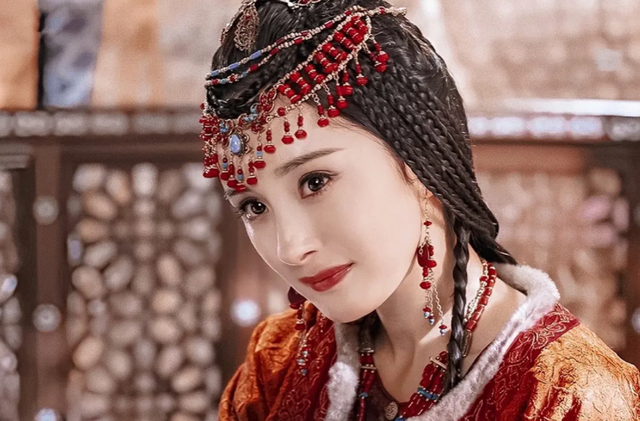 赵露思|同为拼命三娘，看看杨幂再看看赵丽颖，网友：搞事业真飒