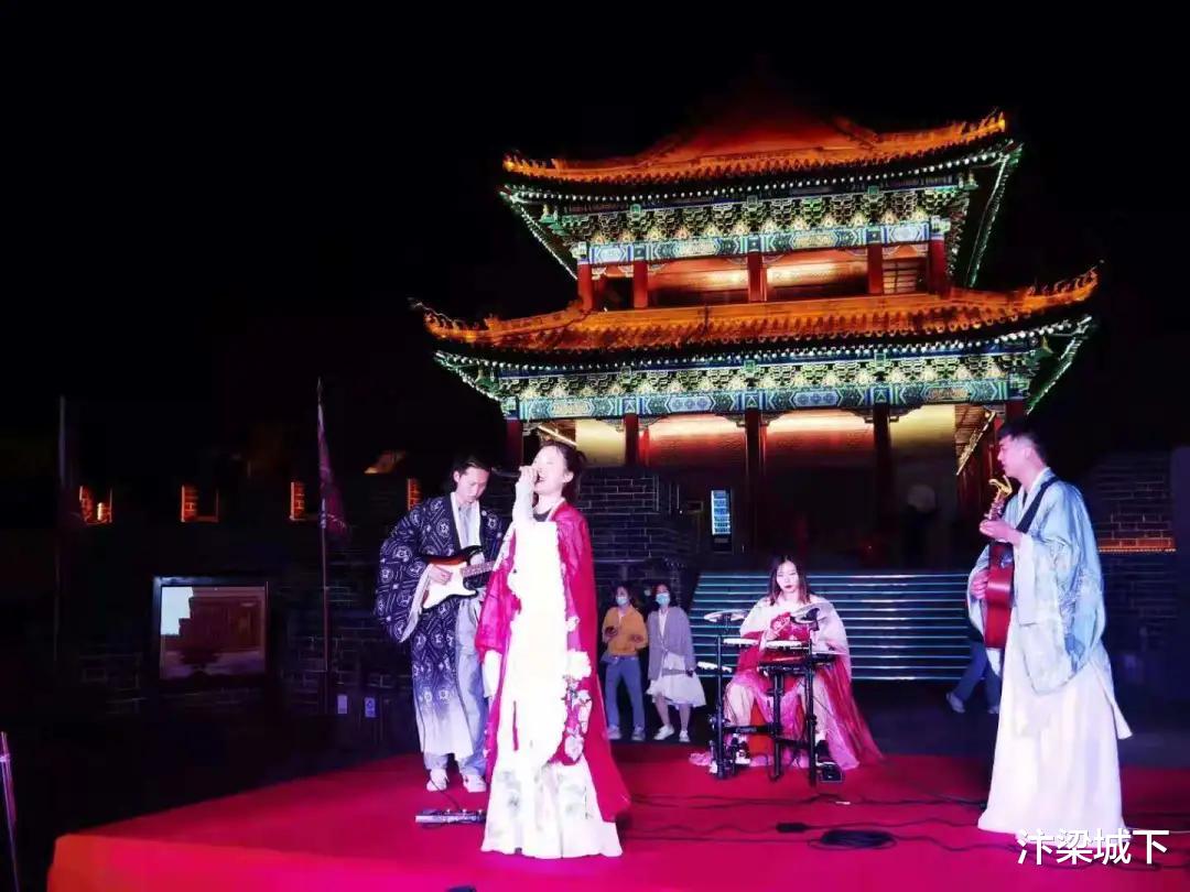 汴梁城下 汴梁旅游 穿越时光！清明一夜鱼龙舞，乐动城墙璀璨夜