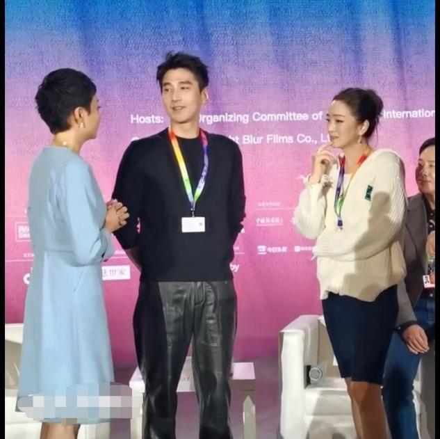 巩俐|巩俐和赵又廷现身大师班，超强气场看不出55岁，几句话让男方害羞