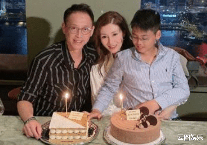 李嘉欣|李嘉欣出席富豪派对，与刘銮雄妻子甘比同场比美，珠光宝气显奢华