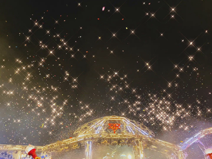 演唱会|宠粉狂魔华晨宇，演唱会现场暖心细节盘点，让歌迷有回家的感觉！