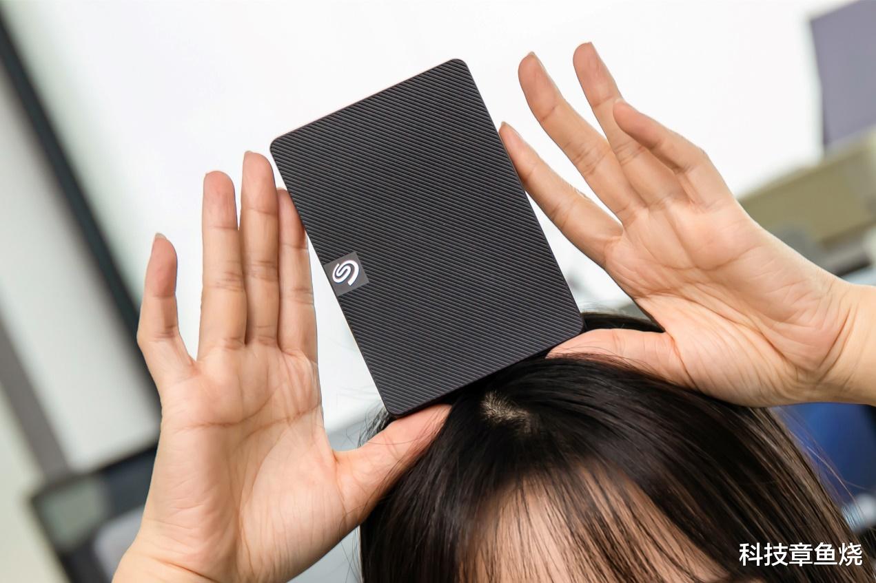 希捷|职场人追捧的办公利器,希捷新睿翼当仁不让